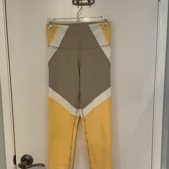 Old Navy Workout Leggings - Picture 1 of 4